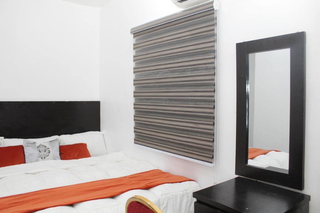 Blue Moon Hotels Victoria Island Lagos Exteriör bild