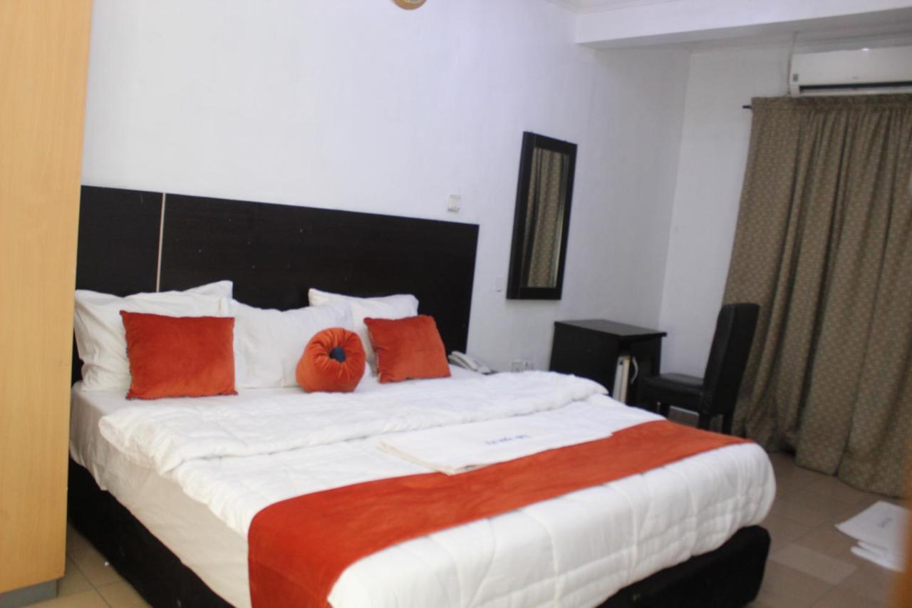 Blue Moon Hotels Victoria Island Lagos Exteriör bild