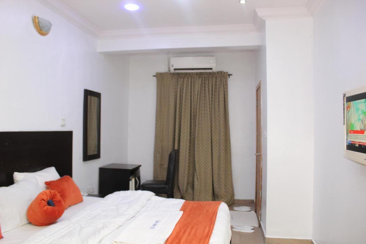 Blue Moon Hotels Victoria Island Lagos Exteriör bild