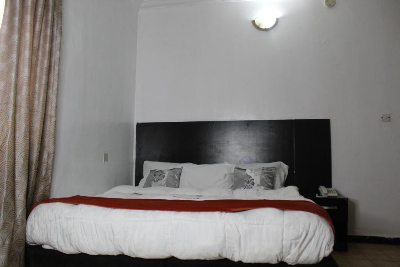 Blue Moon Hotels Victoria Island Lagos Exteriör bild