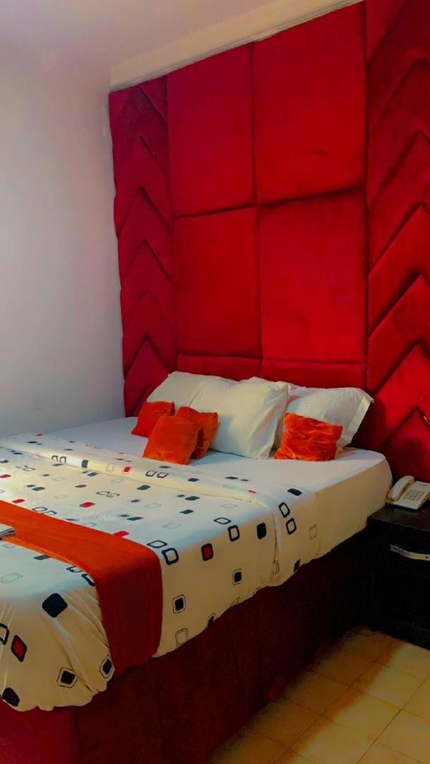 Blue Moon Hotels Victoria Island Lagos Exteriör bild