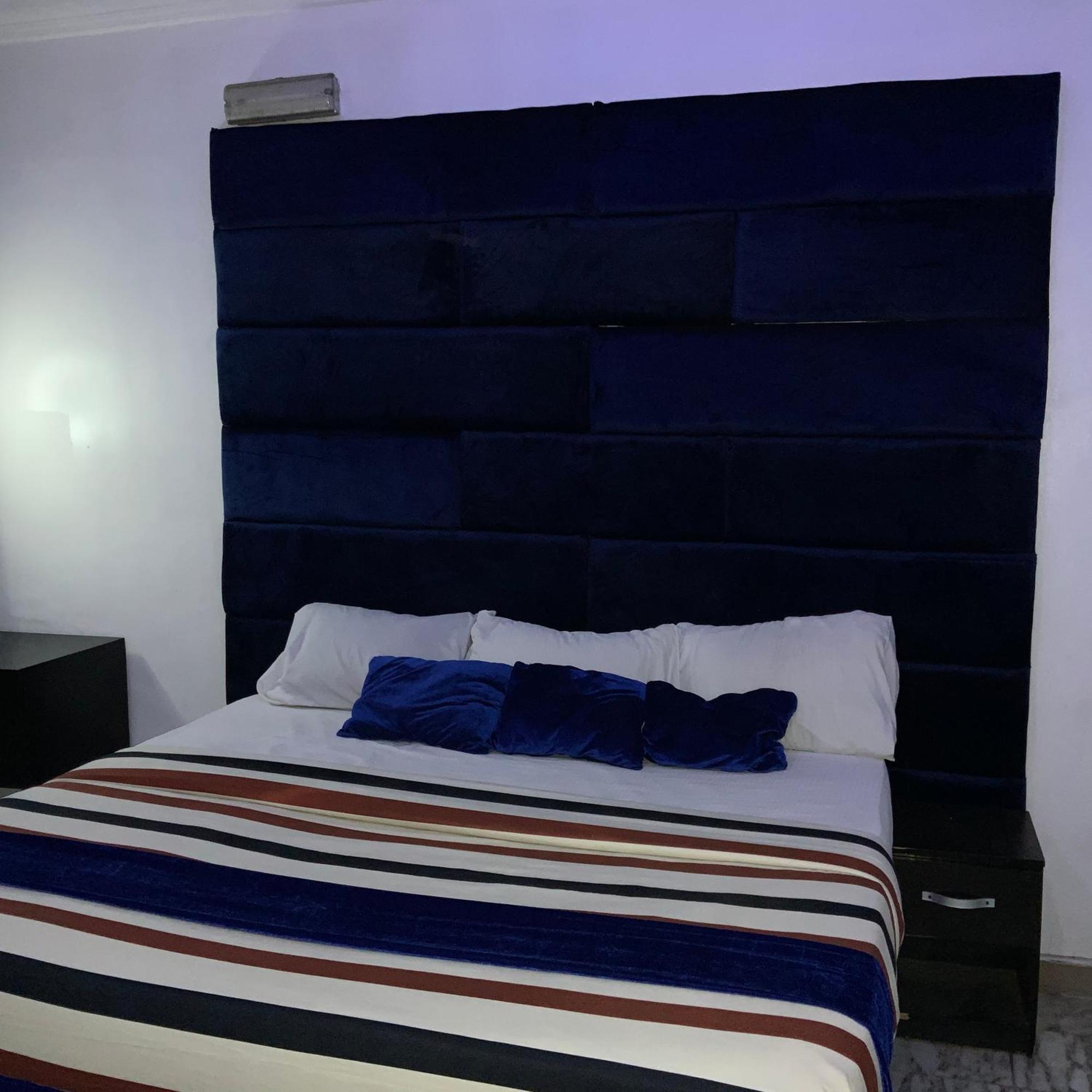 Blue Moon Hotels Victoria Island Lagos Exteriör bild