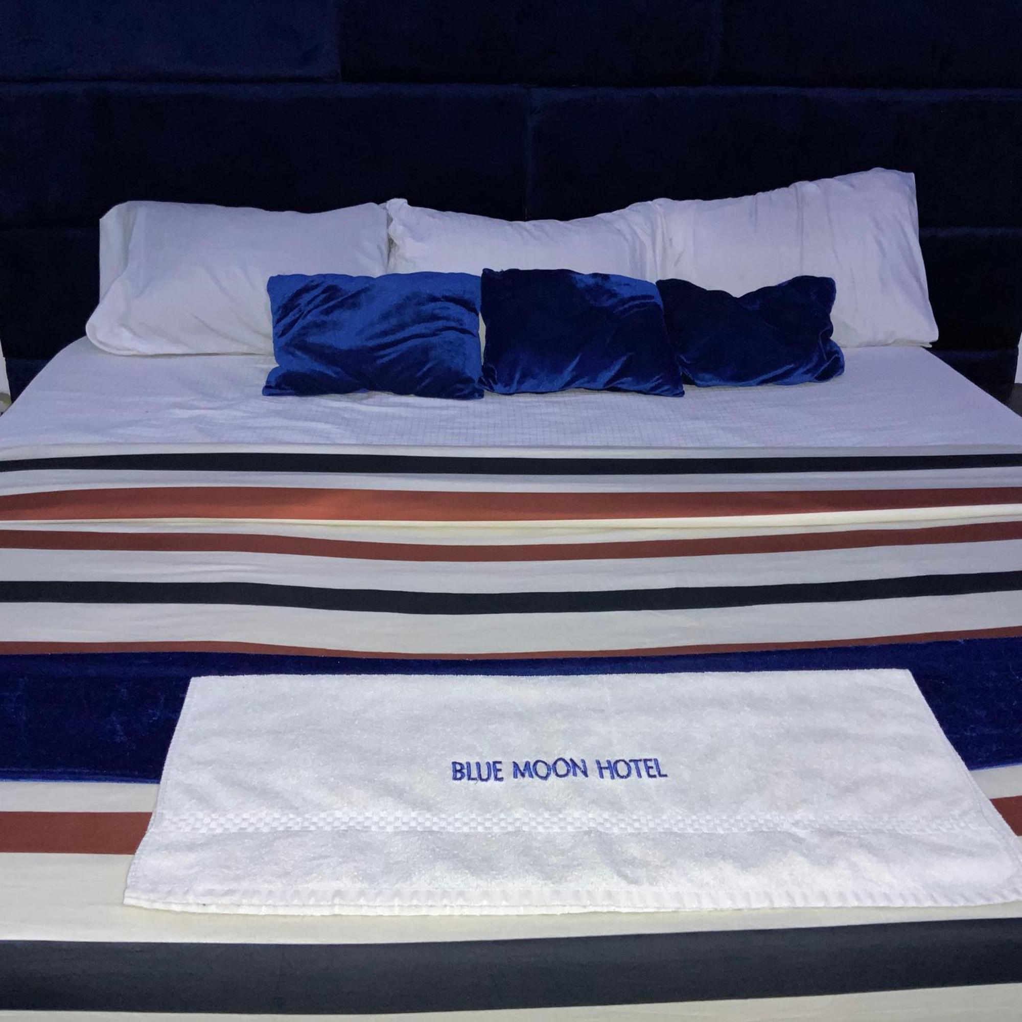 Blue Moon Hotels Victoria Island Lagos Exteriör bild