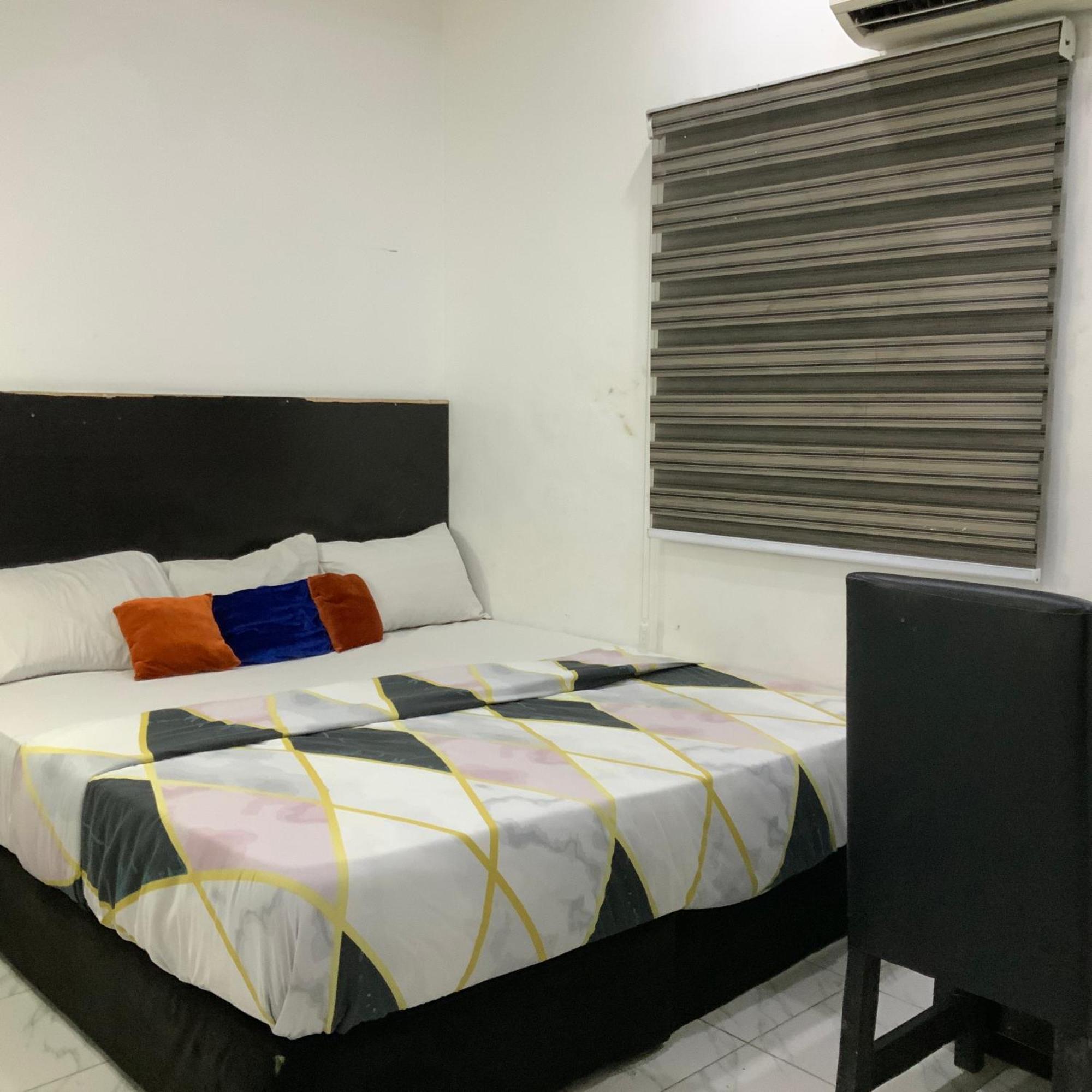 Blue Moon Hotels Victoria Island Lagos Exteriör bild